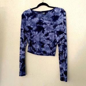 Small blue tie die mid drift long sleeve crop top